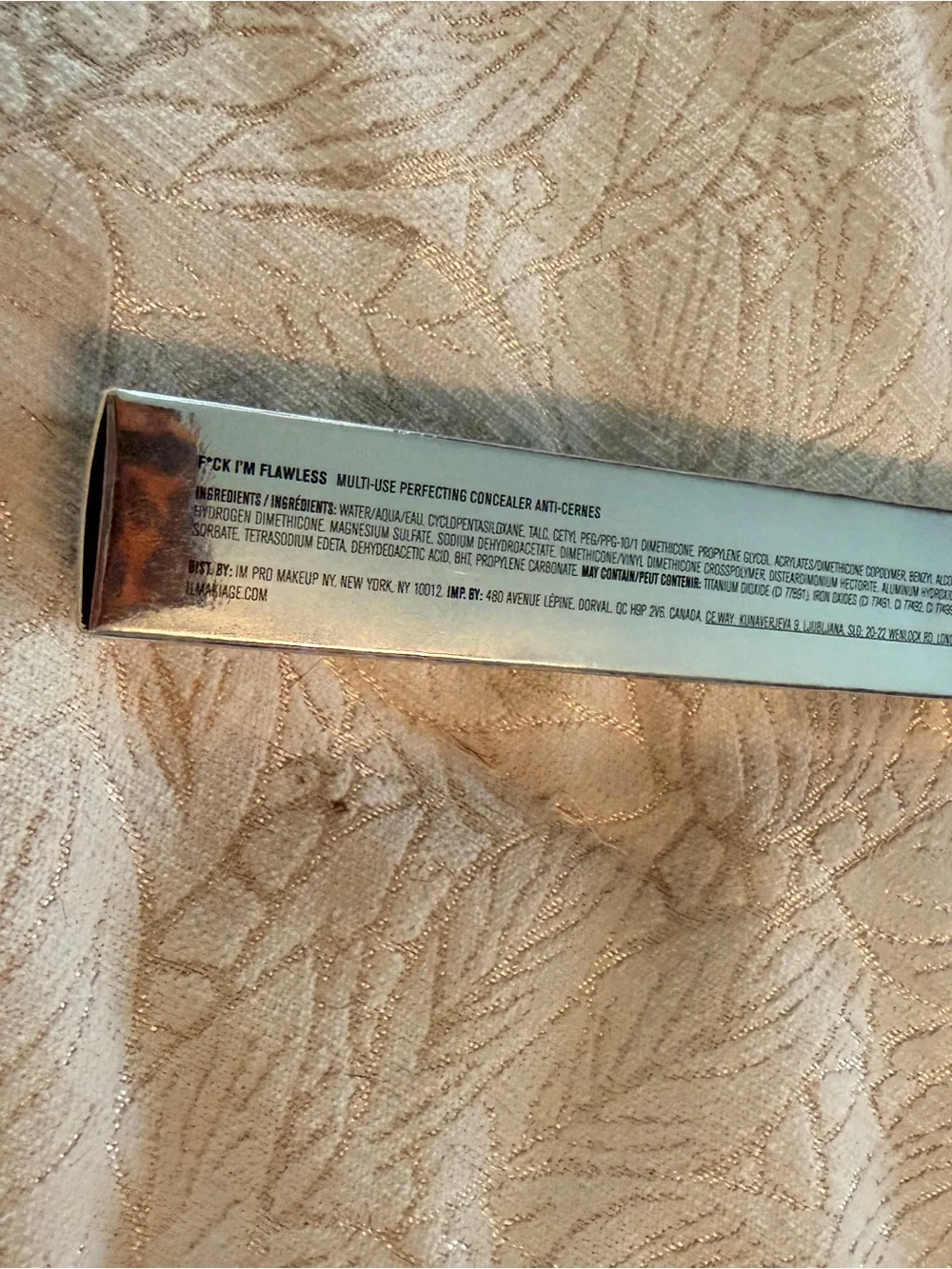 IL MAKIAGE Reflective Silver Concealer Packaging